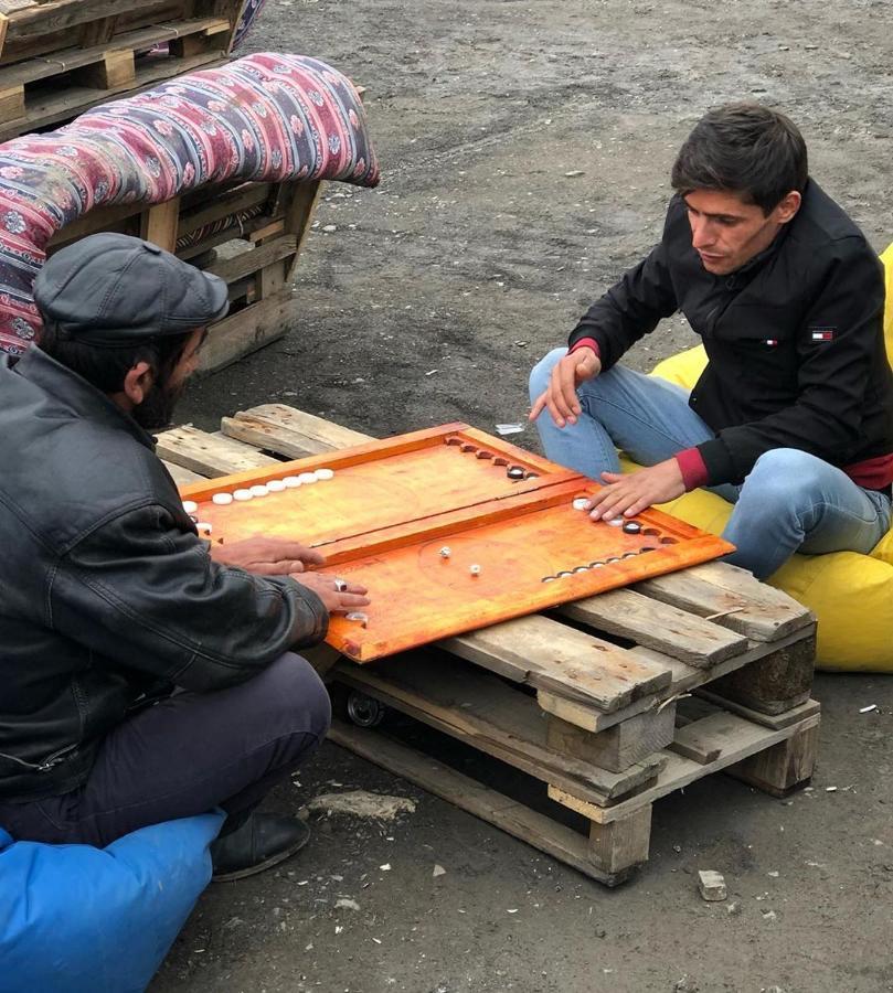 Khinalig Izzet's Riverside Xinaliq