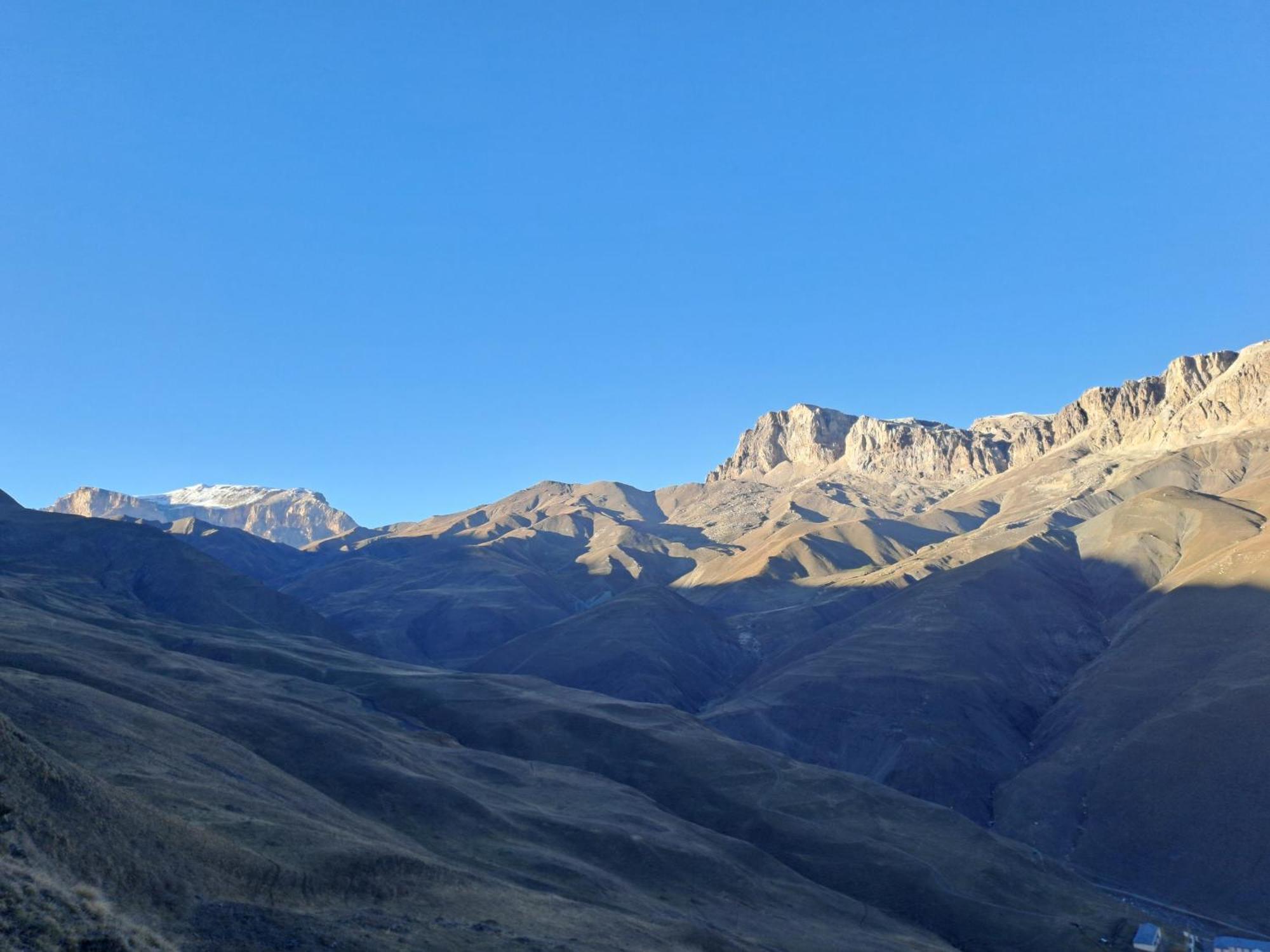Khinalig Izzet's Riverside Xinaliq